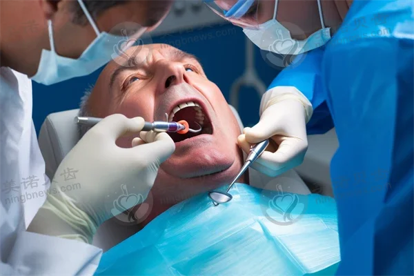 70多岁老人是否适合进行种植牙齿？种植牙齿的靠谱性与结果分析