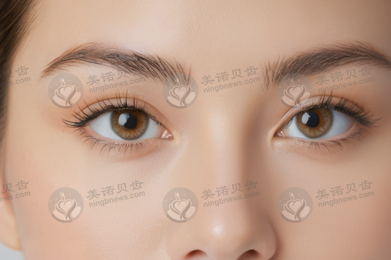 池州爱尔眼科医院公开的收费表:白内障散光型单焦点人工晶体11307元起