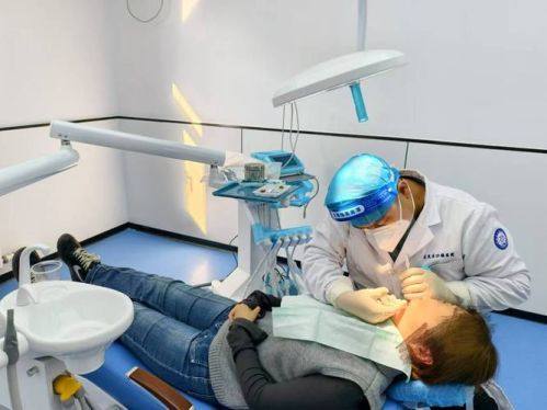 成都锦江极光口腔：价格透明，消费合理