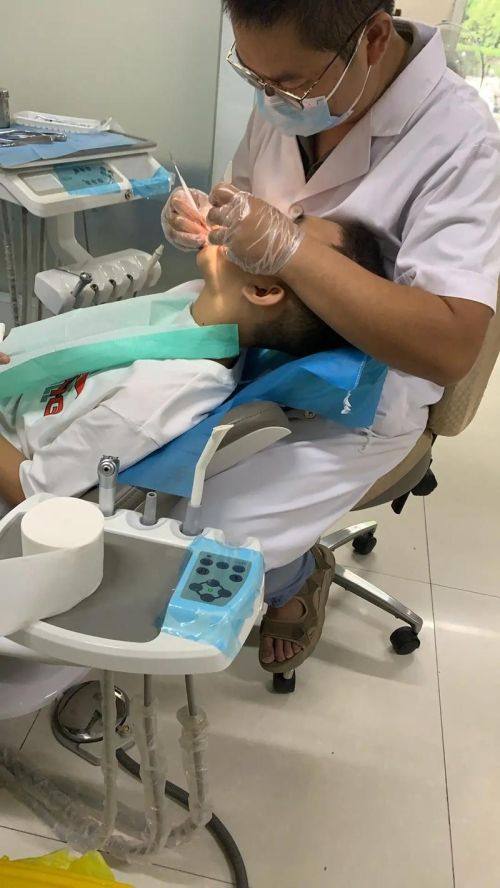 福建泉州海丝口腔医院医疗团队与诊疗设备