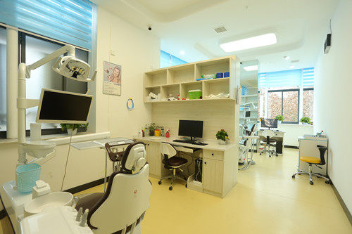 凯里新贝尔口腔诊所医生名单及擅长领域: