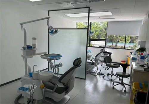 正规口腔机构操作,祛牙结石更专精靠谱