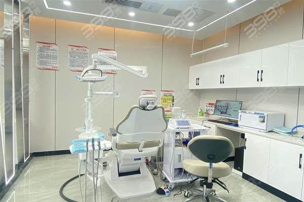 兴义朗朗口腔门诊部价格表