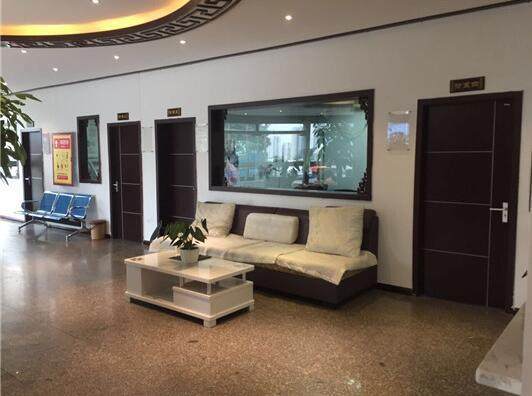 重庆华肤皮肤病医院植发科地址电话及营业时间：