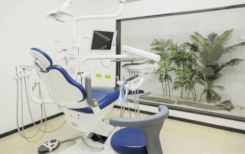 重庆亿佰口腔门诊部地址电话及营业时间: