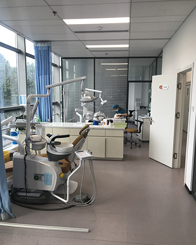 青岛天一牙博士口腔医院(城阳医院)地址电话及营业时间: