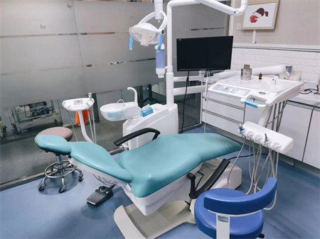 长春安仕口腔门诊部医生名单及擅长领域：