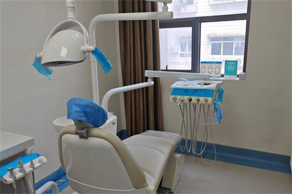 二、长沙中诺口腔前牙残根/坏牙拔除(不含智齿):56元起享贴心诊疗