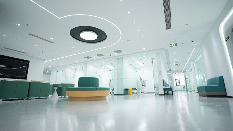 二、成都团圆口腔医院（高新院区）韩系种植体+基台+爱尔创全瓷冠核心优势