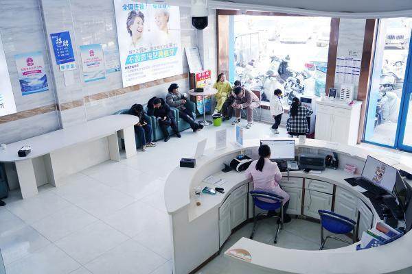 阜阳爱齿口腔门诊部(宝龙店)