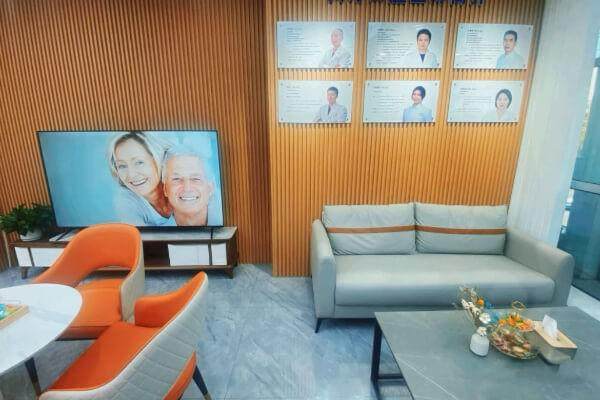 找内蒙古天牙口腔门诊部陈振华看牙：这些细节要记牢