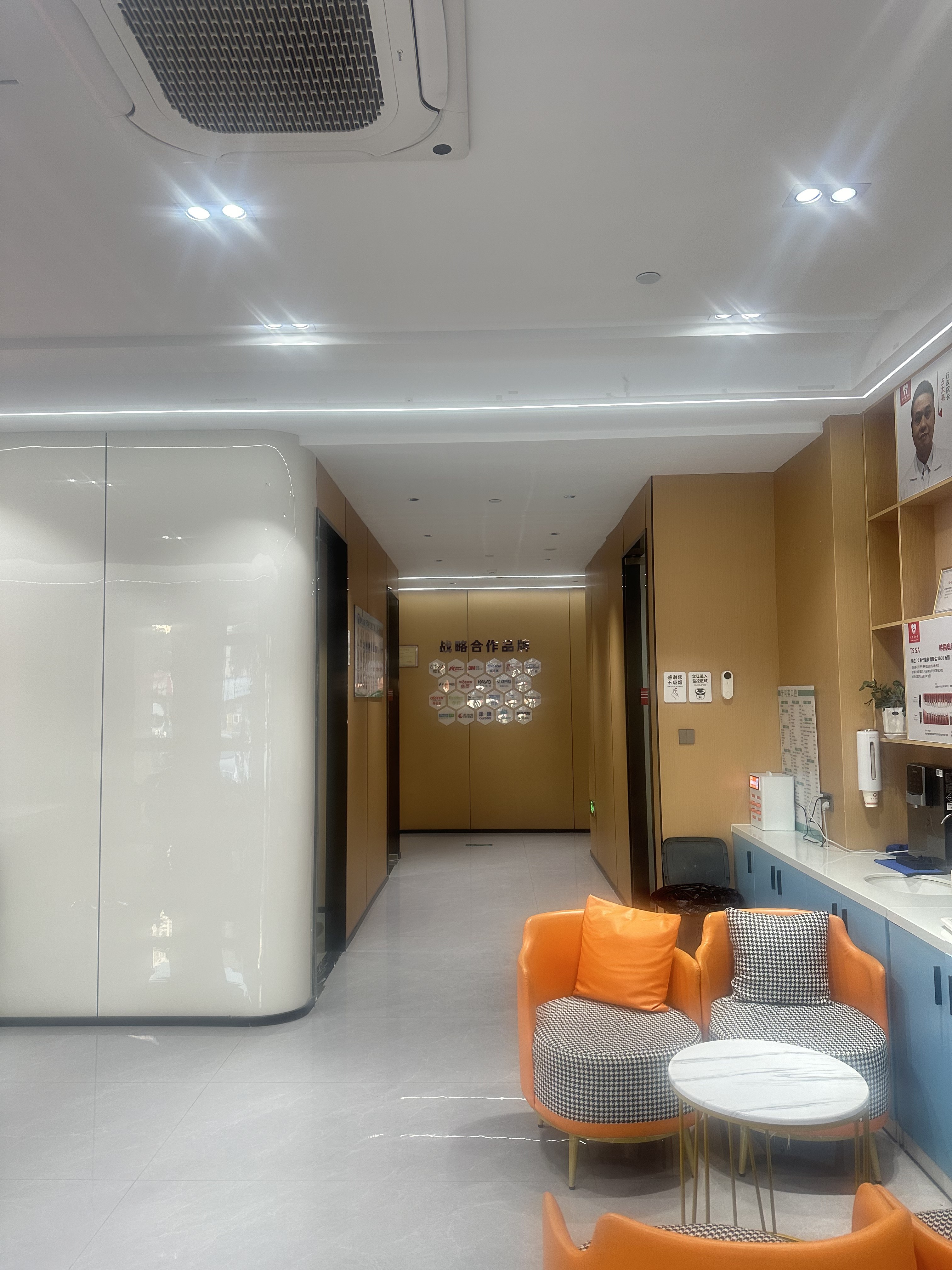 温州鹿城牙可美口腔周瑞辉医生:奥齿泰全瓷冠技术,精细打造自然美牙