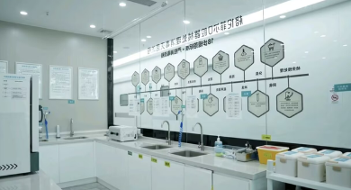 深圳格伦菲尔口腔徐军医生种牙，完成打桩即将开展二期，医生专业细心获赞